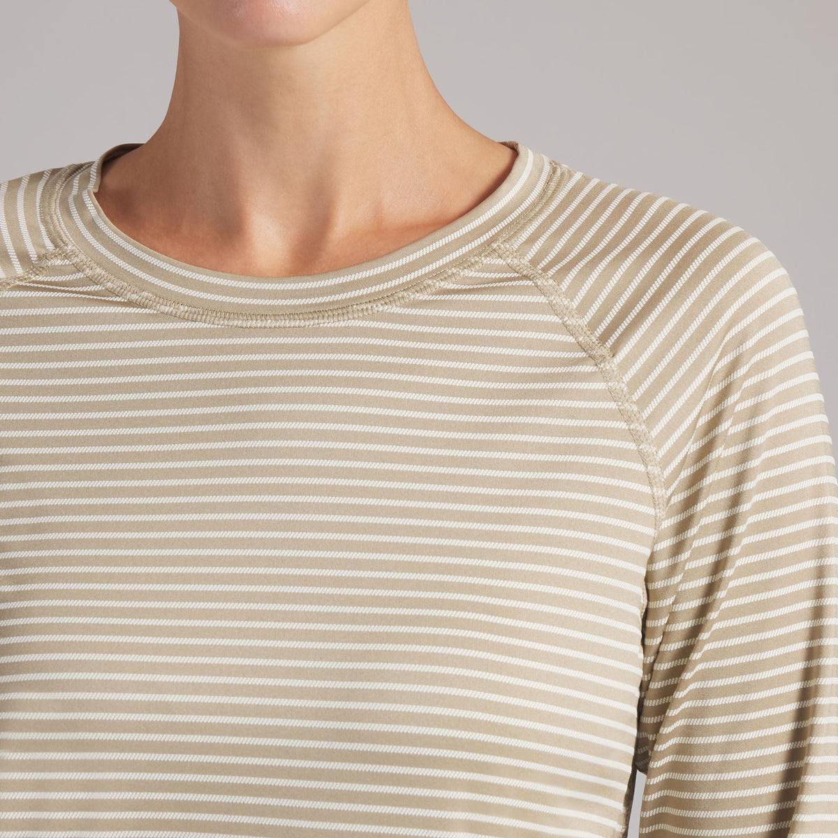 Women's UV Stripe Golf Crewneck